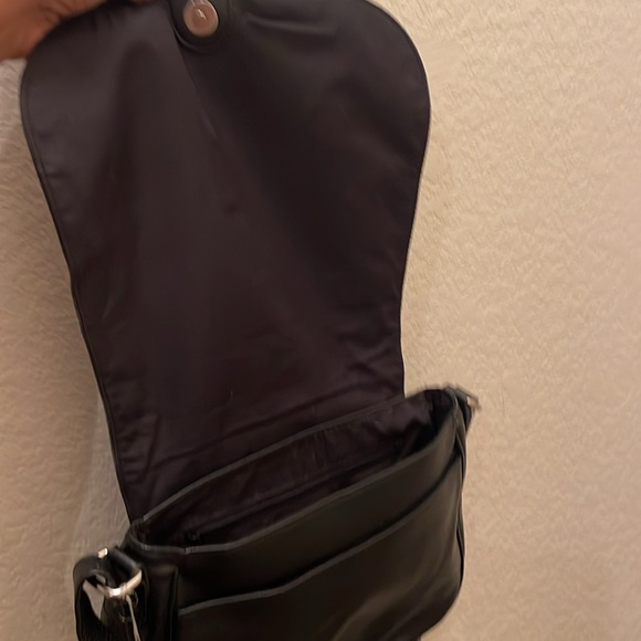 Giani Bernini please check all picture of condition - Picture 10 of 17